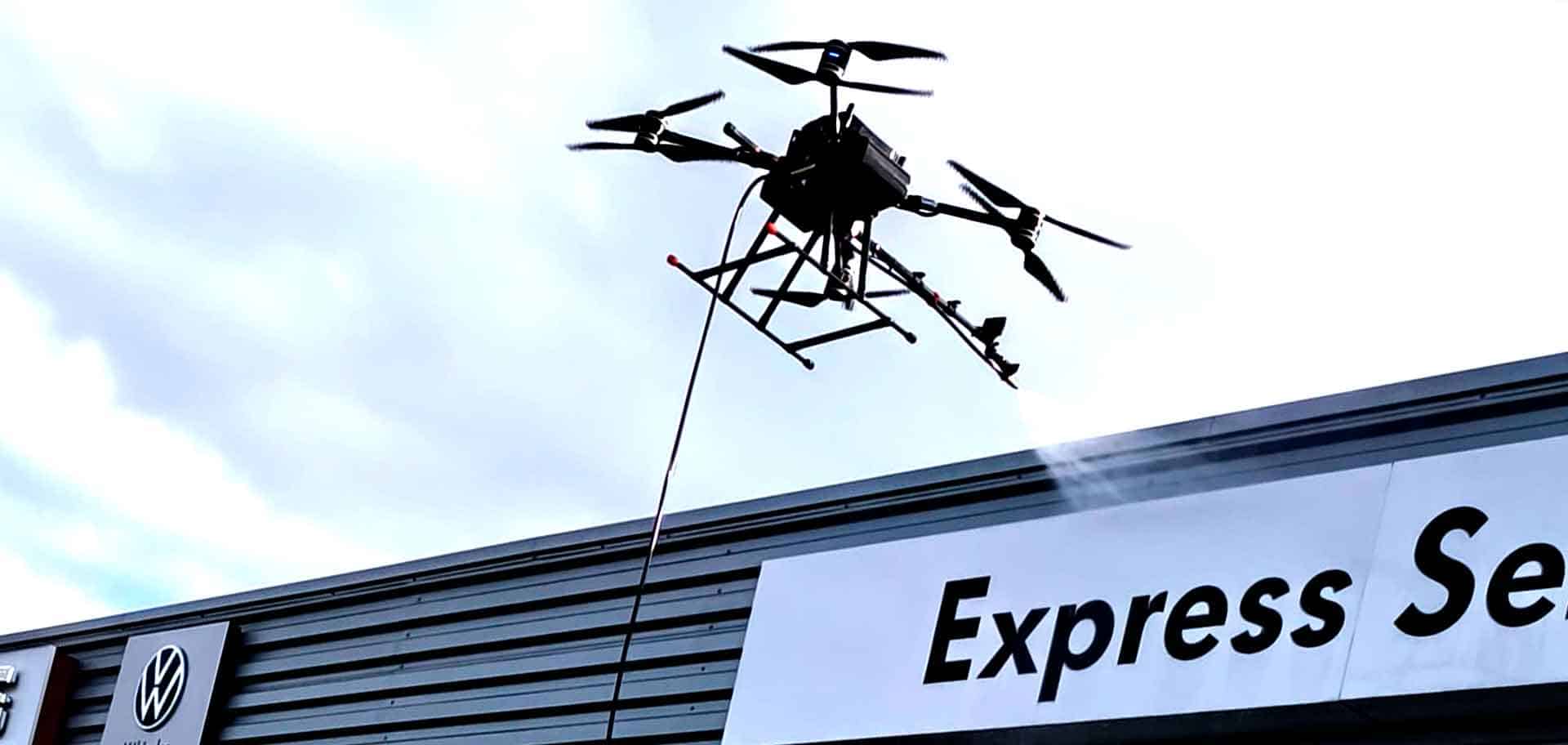 High-pressure drone cleaning for building and industrial surfaces in Thailand